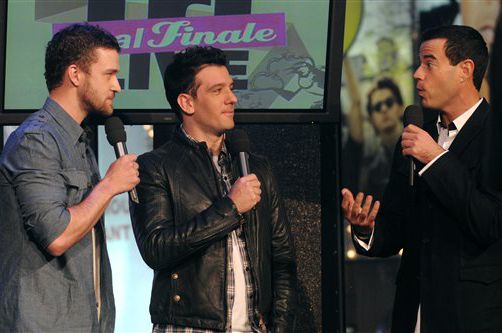 Former MTV VJ Carson Daly talks with Justin Timberlake and J.C. Chasez.